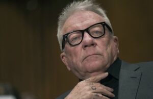 Pendiri Backpage akan menghadapi persidangan ulang di Arizona atas tuduhan berpartisipasi dalam skema penjualan iklan seks