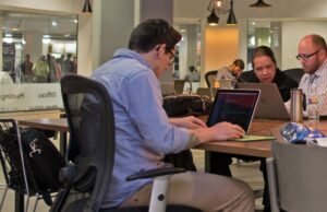 Indeks Happiness@Work ADP Kanada: Pekerja Generasi Z Memulai Tahun 2024 dengan Suasana Kurang Bahagia