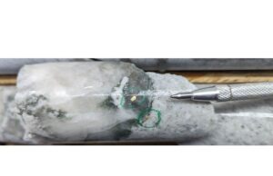 Emas Terlihat di Lubang Bor Pertama Sirios tahun 2024 di Eclipse, Cheechoo Property