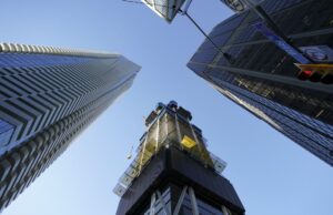 Apa yang terjadi di The One, menara raksasa senilai $2 miliar di Toronto yang bermasalah?