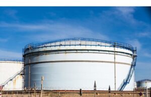 Minyak Mempertahankan Keuntungan Dengan Mengutamakan Pengilangan Rusia dan Pembatasan OPEC+