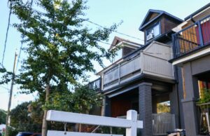 Tips membeli dan membayar rumah pertama Anda