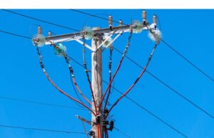 Para pengunjuk rasa turun ke jalan di Kuba saat lampu di seluruh pulau padam