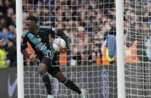 Leicester bisa menjadi tim terbaru yang melanggar aturan pengeluaran Liga Premier