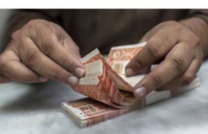 Pakistan Berharap Menghindari Devaluasi Rupee dalam Negosiasi IMF