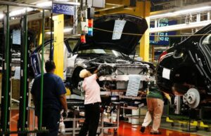 Pekerja Mercedes di pabrik Alabama menyerukan pemungutan suara perwakilan serikat pekerja