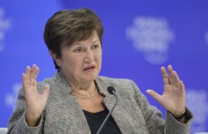 Georgieva dari IMF memperingatkan ‘ada banyak hal yang perlu dikhawatirkan’ dalam perekonomian dunia — termasuk inflasi dan utang