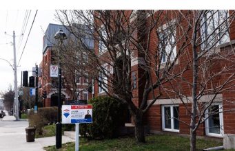 Bank of Canada Mengatakan Rumah Tangga Dapat Mengatasi Suku Bunga yang Lebih Tinggi