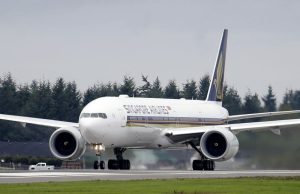 1 tewas, lainnya terluka setelah penerbangan London-Singapura mengalami turbulensi parah, kata Singapore Airlines