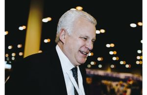 Mantan Eksekutif Berkshire Hathaway Energy Ditunjuk sebagai CEO AEP Baru