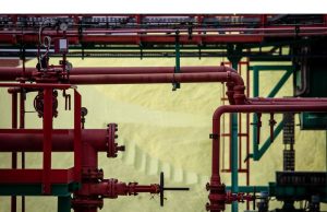 Minyak Memperpanjang Penurunan karena Nada Penghindaran Risiko Melawan Lebih Banyak Serangan terhadap Kapal