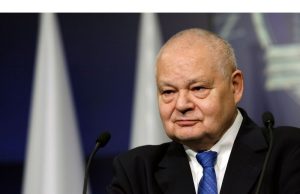 Siaran YouTube Membantu Gubernur Bank Sentral Polandia Membalas Kritikus