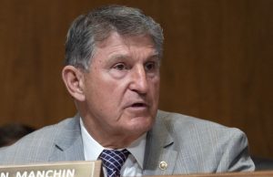 Senat mengukuhkan regulator energi baru, memperluas kendali Biden pada panel yang mendukung energi terbarukan