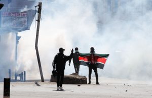 Polisi menembakkan gas air mata saat pengunjuk rasa anti-pajak di Kenya berdemonstrasi secara nasional