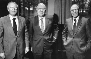 Pengusaha miliarder James K. Irving meninggal pada usia 96 tahun