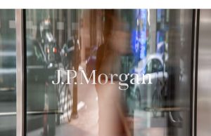 Perdagangan Terganggu, Bankir Pulang Setelah Padam Menyapu Dunia