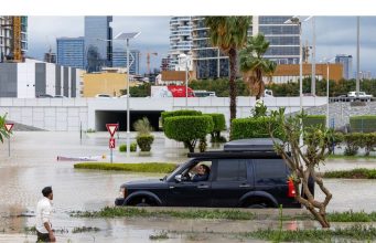 Kuas Dubai Dengan Panas ‘Terasa Seperti’ 60C Menunjukkan Bahaya di Depan