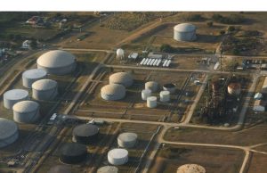 Minyak Stabil seiring Para Pedagang Menantikan Dolar dan Tiongkok untuk Isyarat Selanjutnya