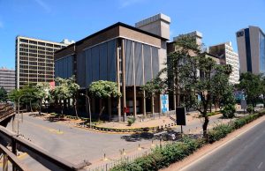 Bagaimana pengalaman pengguna membuat pelanggan terpaku pada perbankan fisik di Kenya