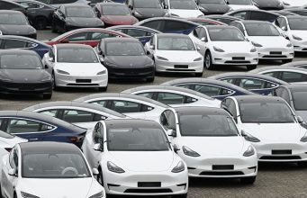 Tesla meleset dari perkiraan laba, memperpanjang awal yang lemah hingga tahun 2024