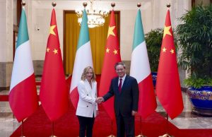 Italia dan Tiongkok menandatangani rencana aksi 3 tahun seiring pemimpin Italia Meloni mencoba memulihkan hubungan