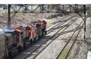 Menteri Tenaga Kerja Kanada Meluncurkan Pembicaraan Baru untuk Mencegah Pemogokan Kereta Api