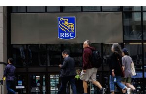 RBC Mengatakan Mantan Karyawan Menggunakan Romansa di Tempat Kerja untuk Memajukan Karier