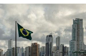 Brasil Akan Membatasi Beberapa Pengunjung untuk Membendung Migrasi Ilegal ke AS