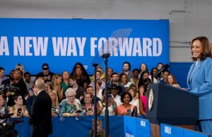 Harris Menuju Chicago Dengan Momentum — dan Kritik Partai Republik Meningkat