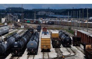 Canada Railways Mengunci Pekerja karena Pembicaraan Gagal, Menggeram Perdagangan