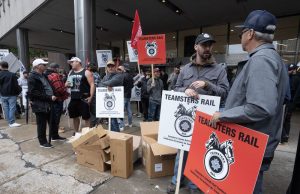 Penghentian pekerjaan kereta api akan membebani PDB dan memberikan tekanan pada inflasi: para ekonom