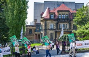 Profesor hukum McGill melancarkan pemogokan tanpa batas pada minggu pertama perkuliahan