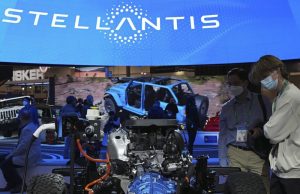 Stellantis memperingatkan serikat pekerja akan potensi PHK 2.000 atau lebih di pabrik mobil di luar Detroit