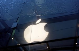 Warren Buffett memberikan kejutan dengan memangkas saham lama Berkshire Hathaway di Apple pada kuartal kedua