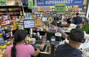 Laporan tersebut menemukan bahwa orang-orang Amerika Latin di Amerika menyumbang $1,3 triliun terhadap PDB, sama besarnya dengan perekonomian Florida