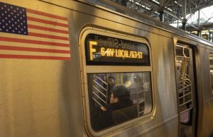 Polisi membutuhkan waktu lebih dari seminggu untuk menyebutkan nama korban pembakaran kereta bawah tanah NYC. Sementara itu, nama palsu menyebar