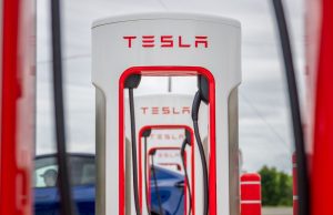 Tesla Bersantai memberi para pedagang cara untuk melakukan lindung nilai pada penjualan pasar