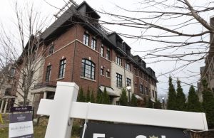 Inflasi dan Tarif Turbulensi Menjaga Pengamat Tarif Menebak