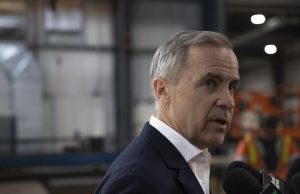 Mark Carney menjanjikan topi sementara untuk imigrasi