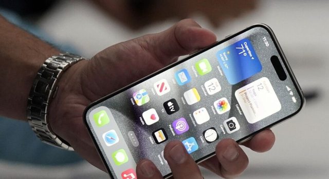 Apple untuk memperbaiki bug yang menggantikan ‘rasis’ dengan ‘truf’