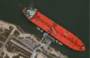 Chevron mengatakan memudar kami pertumbuhan minyak mentah di proyek pelabuhan