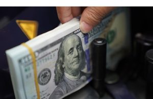 Tim Trump Melemparkan Dolar Playbook ‘Keluar Jendela,’ kata Sobel