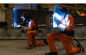 UK debut rencana baja £ 2,5 miliar setelah ancaman tarif Trump