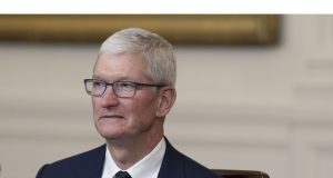 Trump mengatakan Cook menggeser manufaktur apel dari Meksiko ke kami