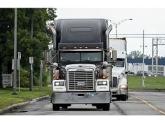 Manajer pensiun Quebec menegur perusahaan truk TFI untuk perencanaan pindah ke kami