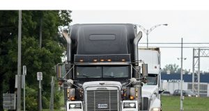 Manajer pensiun Quebec menegur perusahaan truk TFI untuk perencanaan pindah ke kami