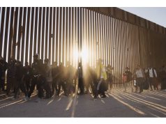 Trump untuk memblokir dana federal untuk migran tidak berdokumen