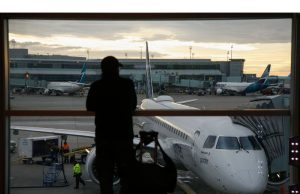Pesawat Delta membalik saat mendarat di Toronto, melukai 15 orang
