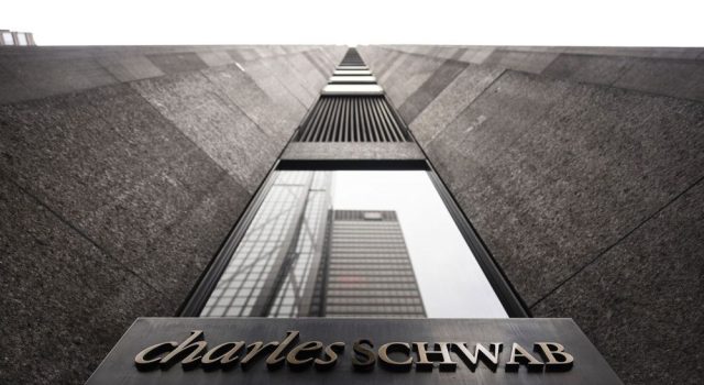 TD Bank berupaya mengumpulkan $ 14 miliar di pintu keluar saham Schwab