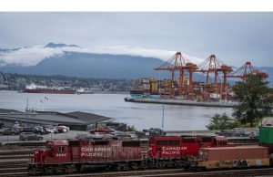 Trump mengatakan tarif yang direncanakan di Kanada, Meksiko ‘maju’